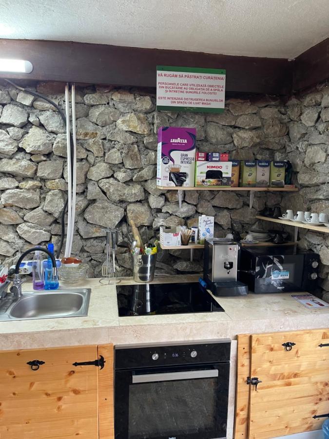 Вилла Caravans Park & Glamping Tents In The Vineyard Турда Экстерьер фото