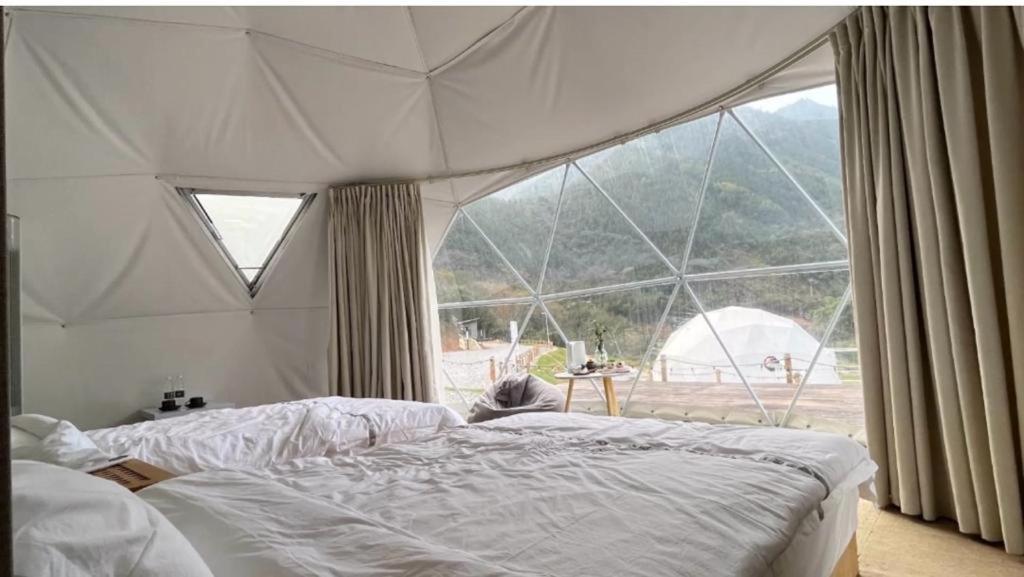 Вилла Caravans Park & Glamping Tents In The Vineyard Турда Экстерьер фото